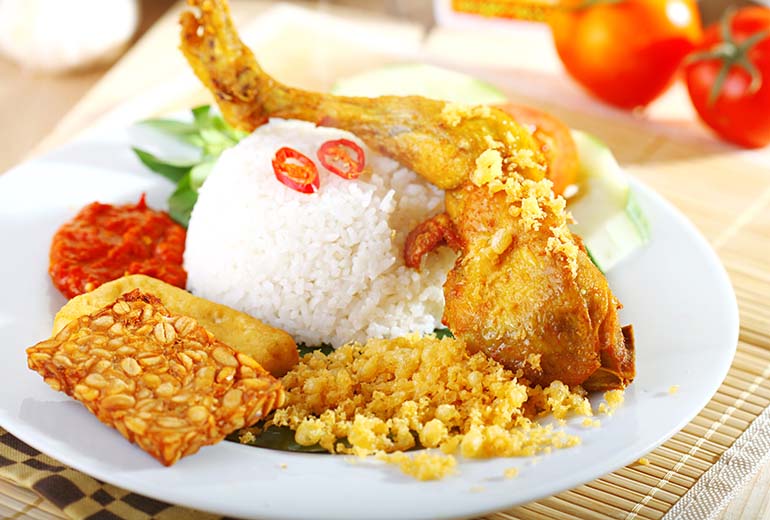 Nasi Ayam Kremes Cak Yu